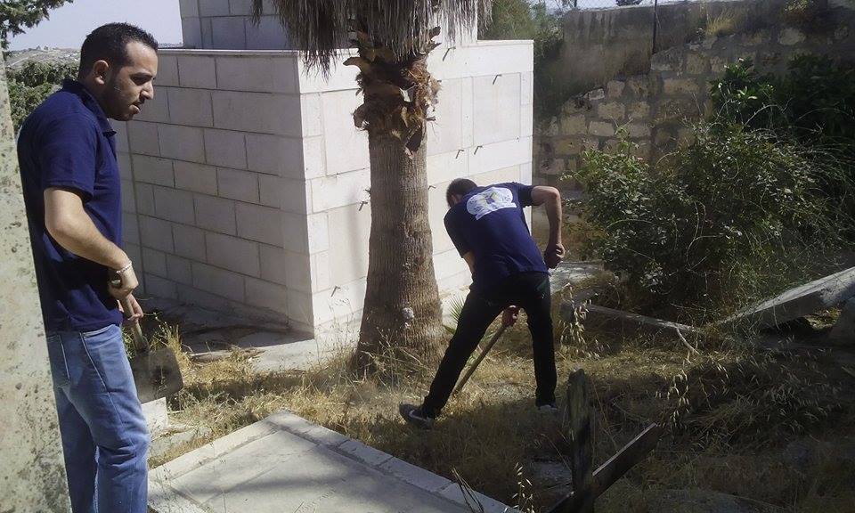 مجلس شبابي بيت لحم يشارك في تنظيف مقبرة الأرمن