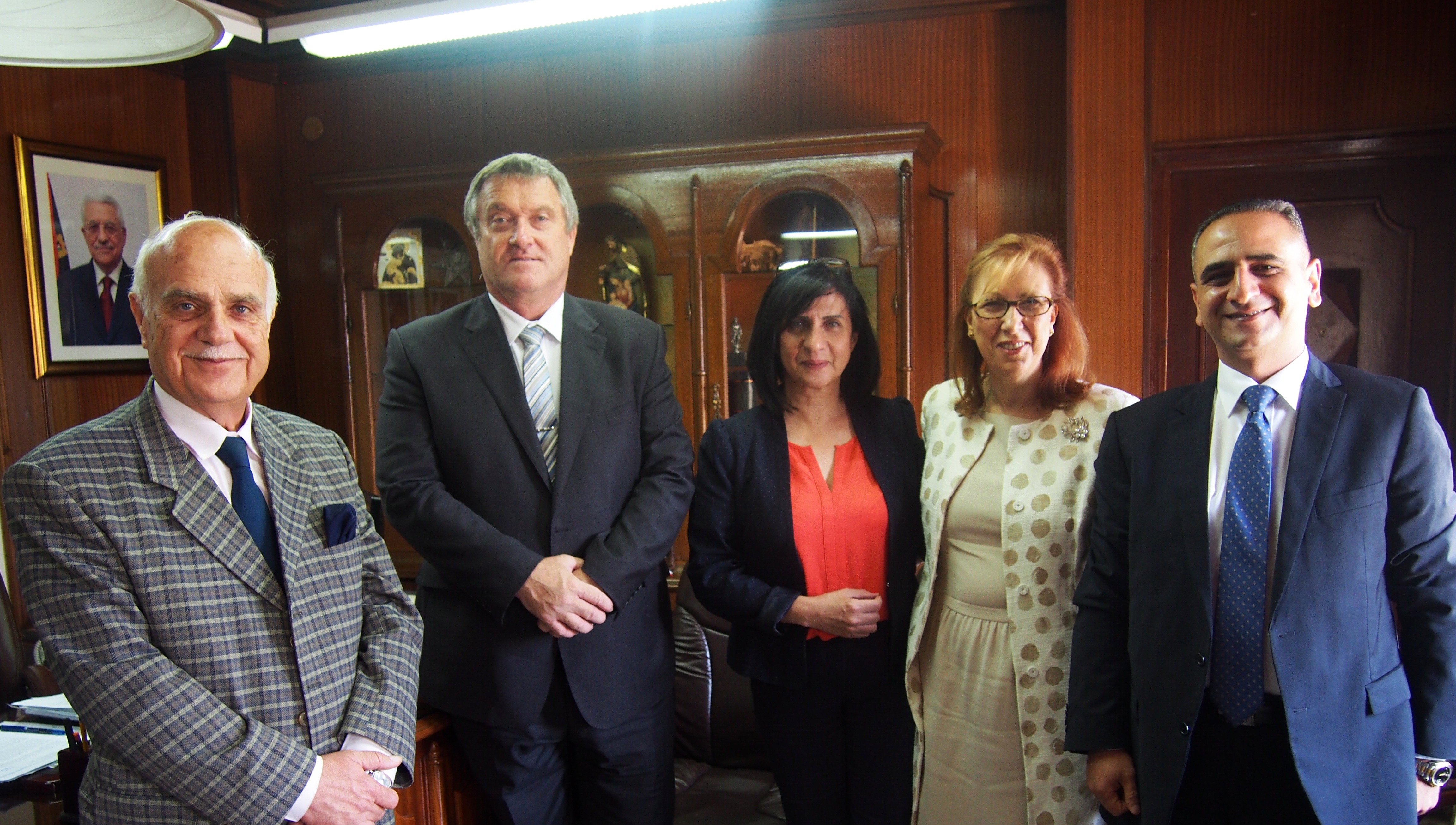 بابون تطلع  البارونه موريس والقنصل البريطاني العام على أوضاع بيت لحم وأهم التحديات