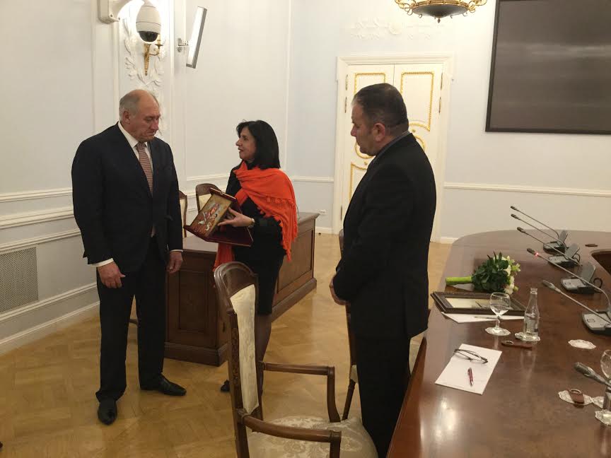 بابون تلتقي نائب محافظ سانت بطرسبورغ وتبحث سبل التعاون المشترك