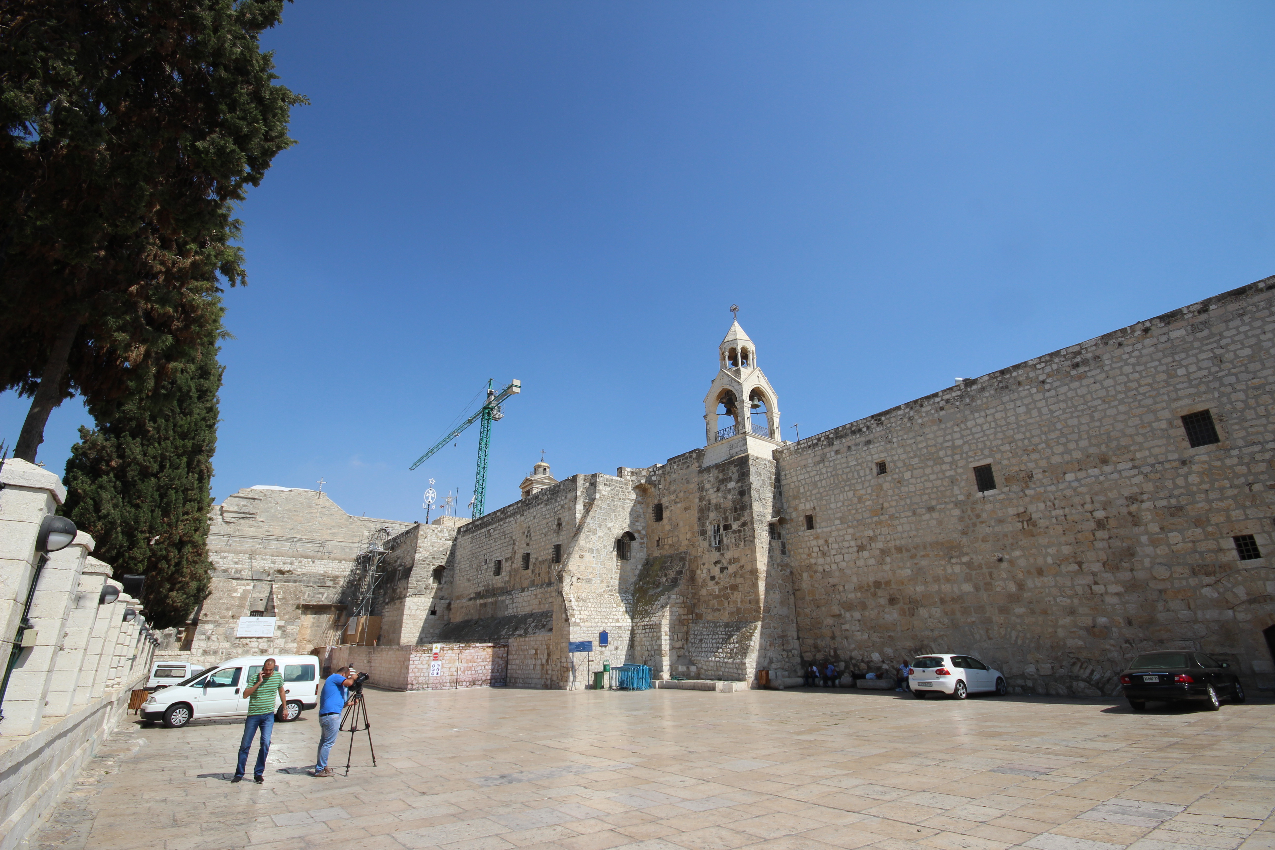 أعمال ترميم كنيسة المهد