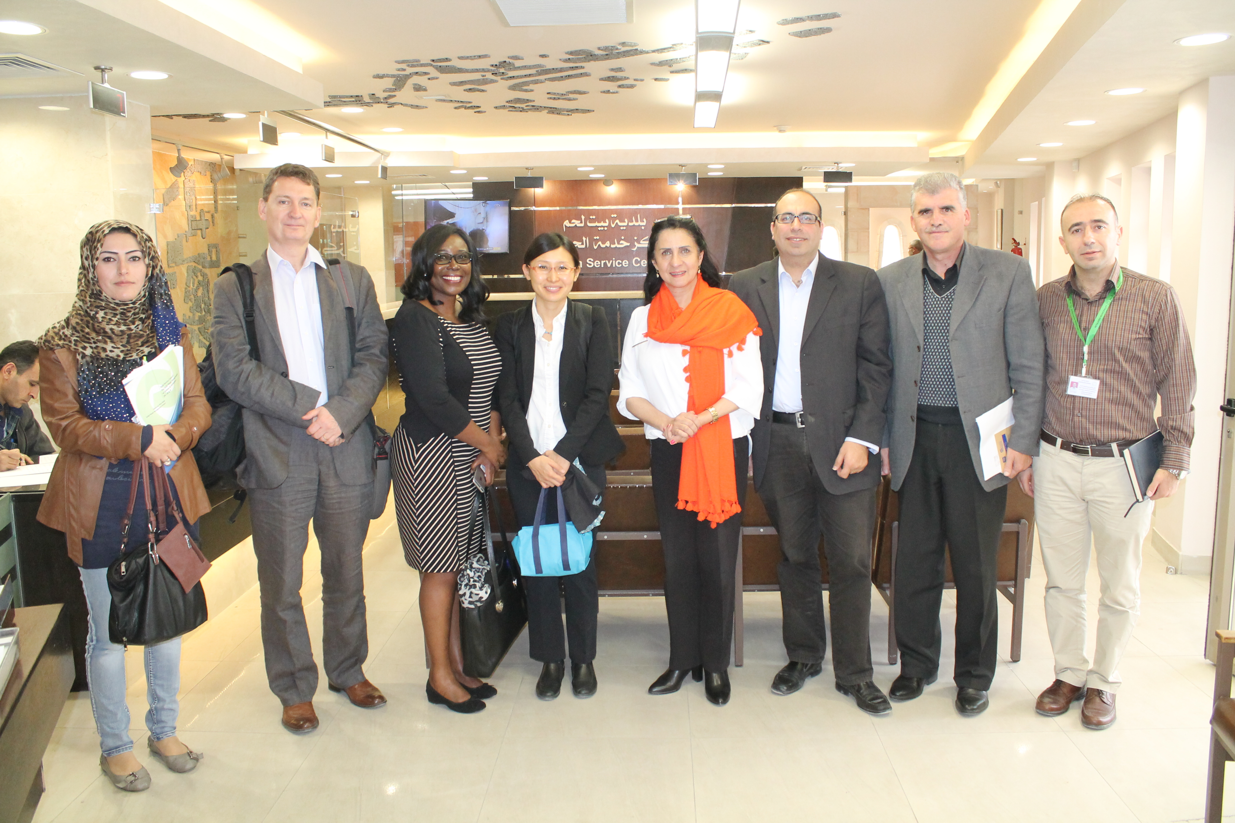  في سبيل تحقيق ادارة أكثر إستدامة في قطاع النفايات  وفد البنك الدولي يلتقي بابون في دار بلدية بيت لحم