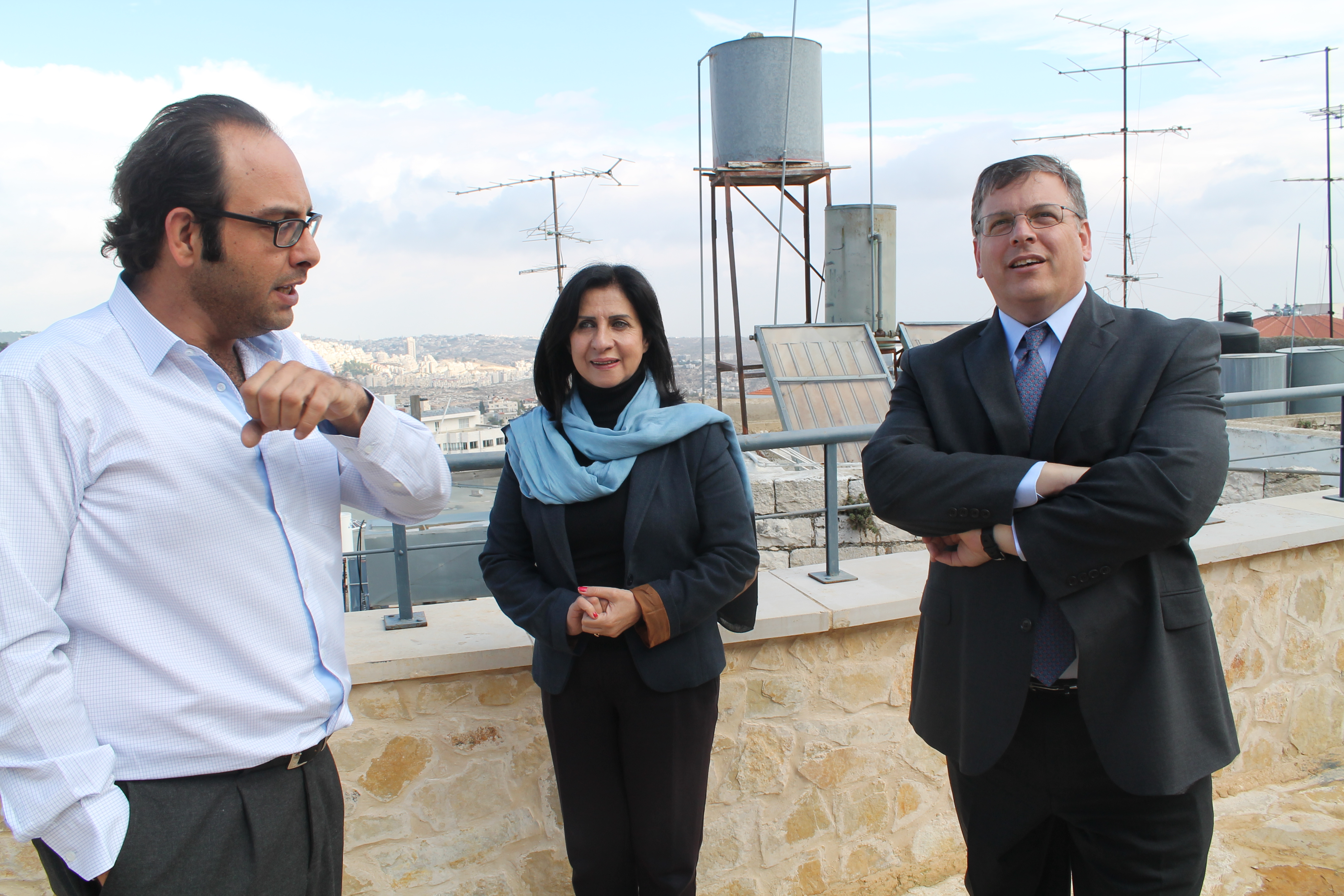 القنصل الأمريكي العام الجديد يزور بلدية بيت لحم ويلتقي رئيسة البلدية 