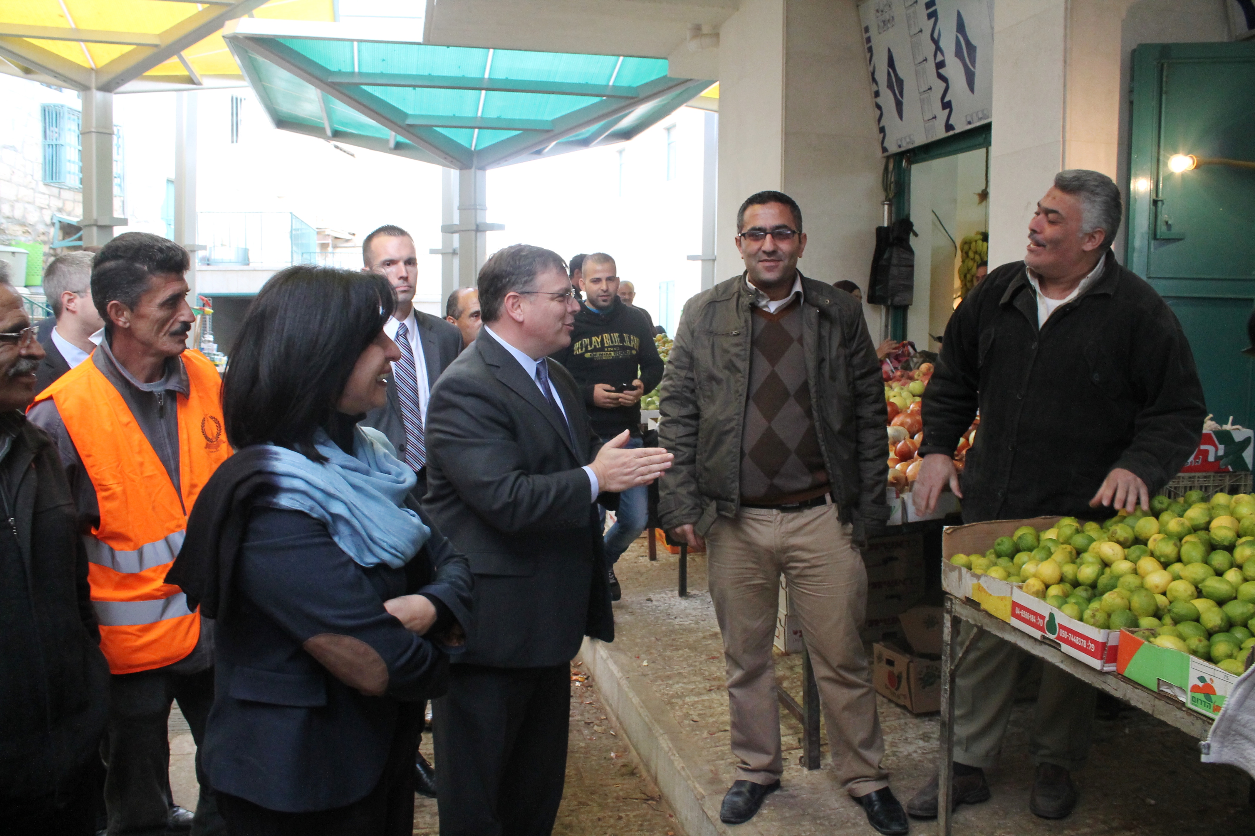 القنصل الأمريكي العام الجديد يزور بلدية بيت لحم ويلتقي رئيسة البلدية 