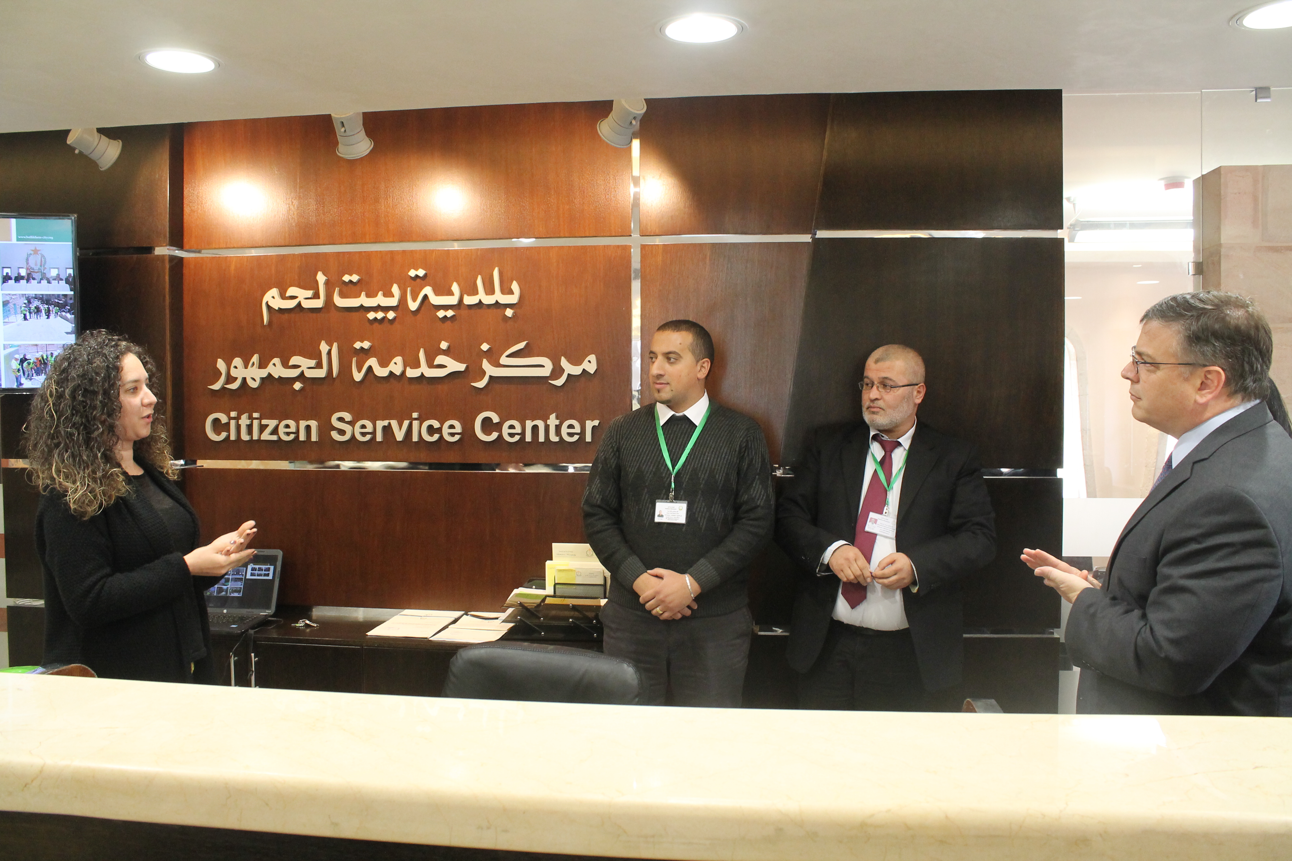 القنصل الأمريكي العام الجديد يزور بلدية بيت لحم ويلتقي رئيسة البلدية 