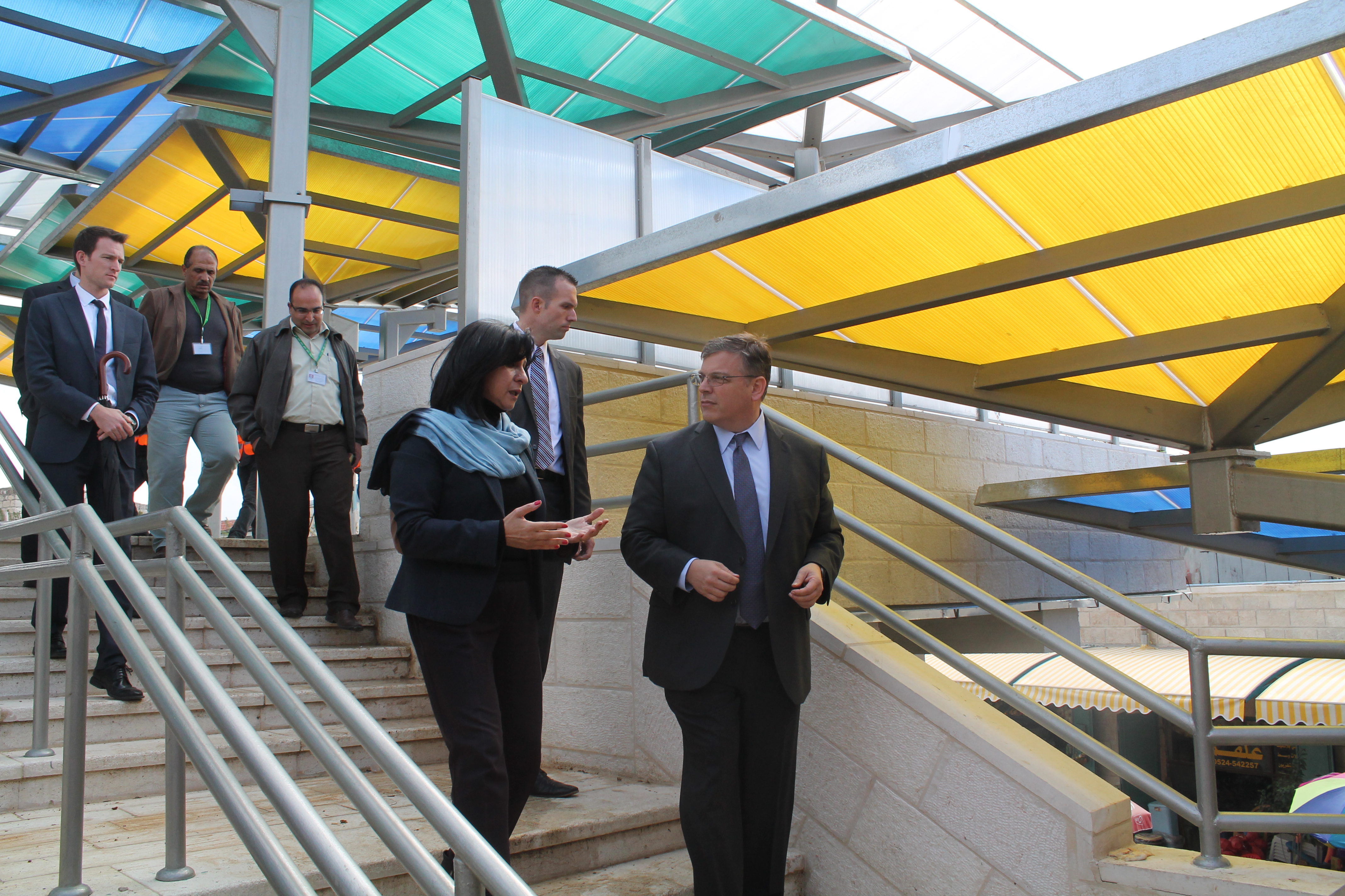 القنصل الأمريكي العام الجديد يزور بلدية بيت لحم ويلتقي رئيسة البلدية 