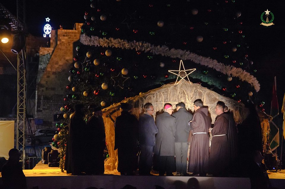الاحتفال بإضاءة شجرة الميلاد في مدينة بيت لحم