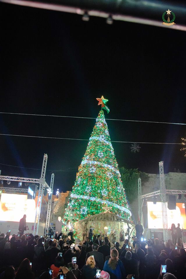 الاحتفال بإضاءة شجرة الميلاد في مدينة بيت لحم