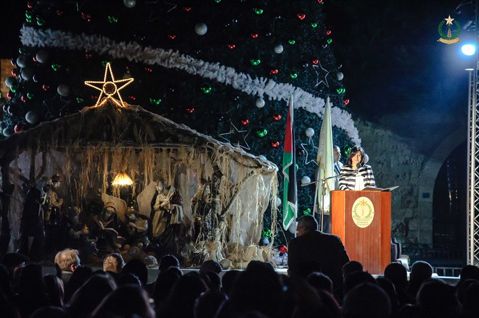 الاحتفال بإضاءة شجرة الميلاد في مدينة بيت لحم