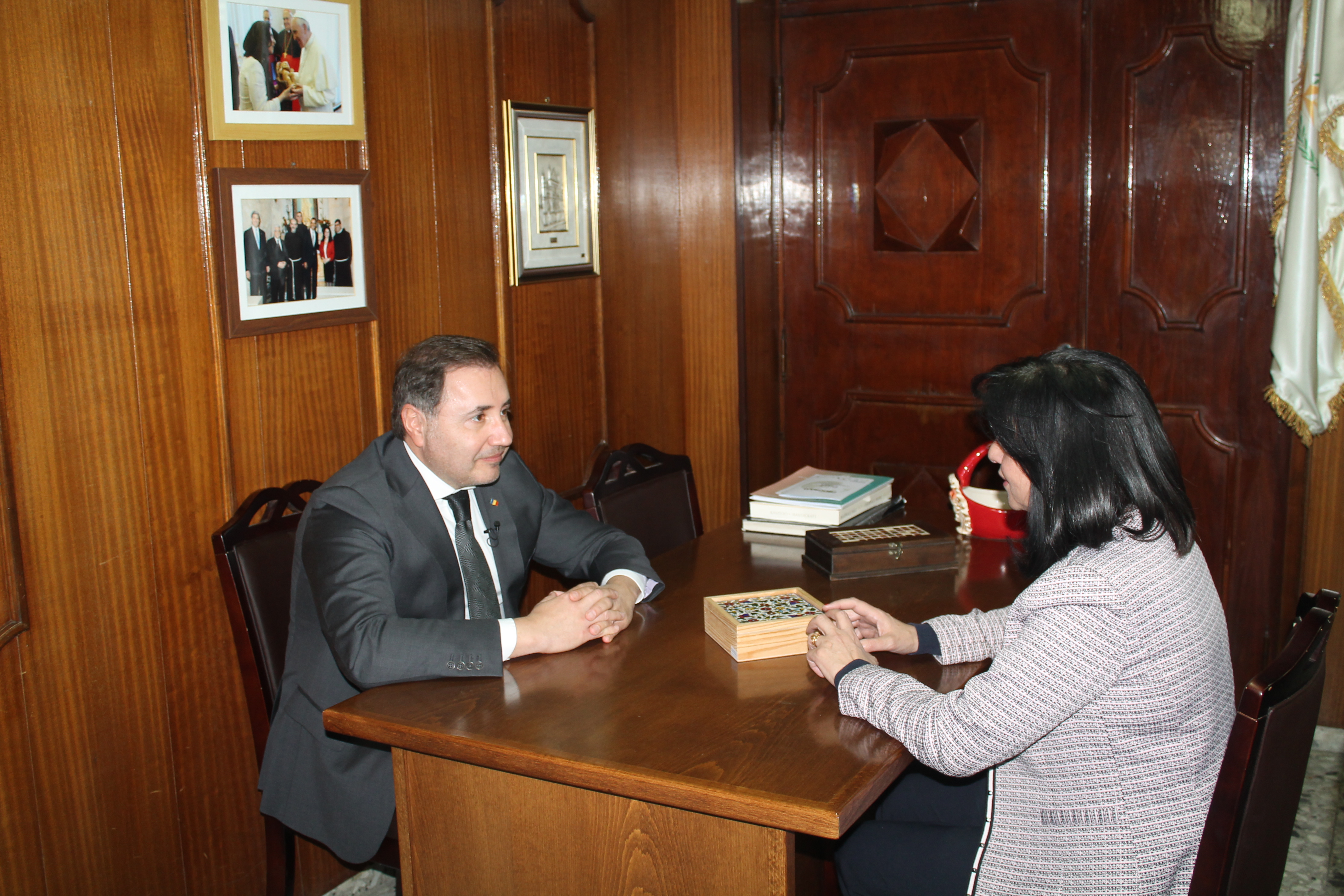 بابون تلتقي برئيس الحزب البرلماني الروماني والمرشح لرئاسة رومانيا 