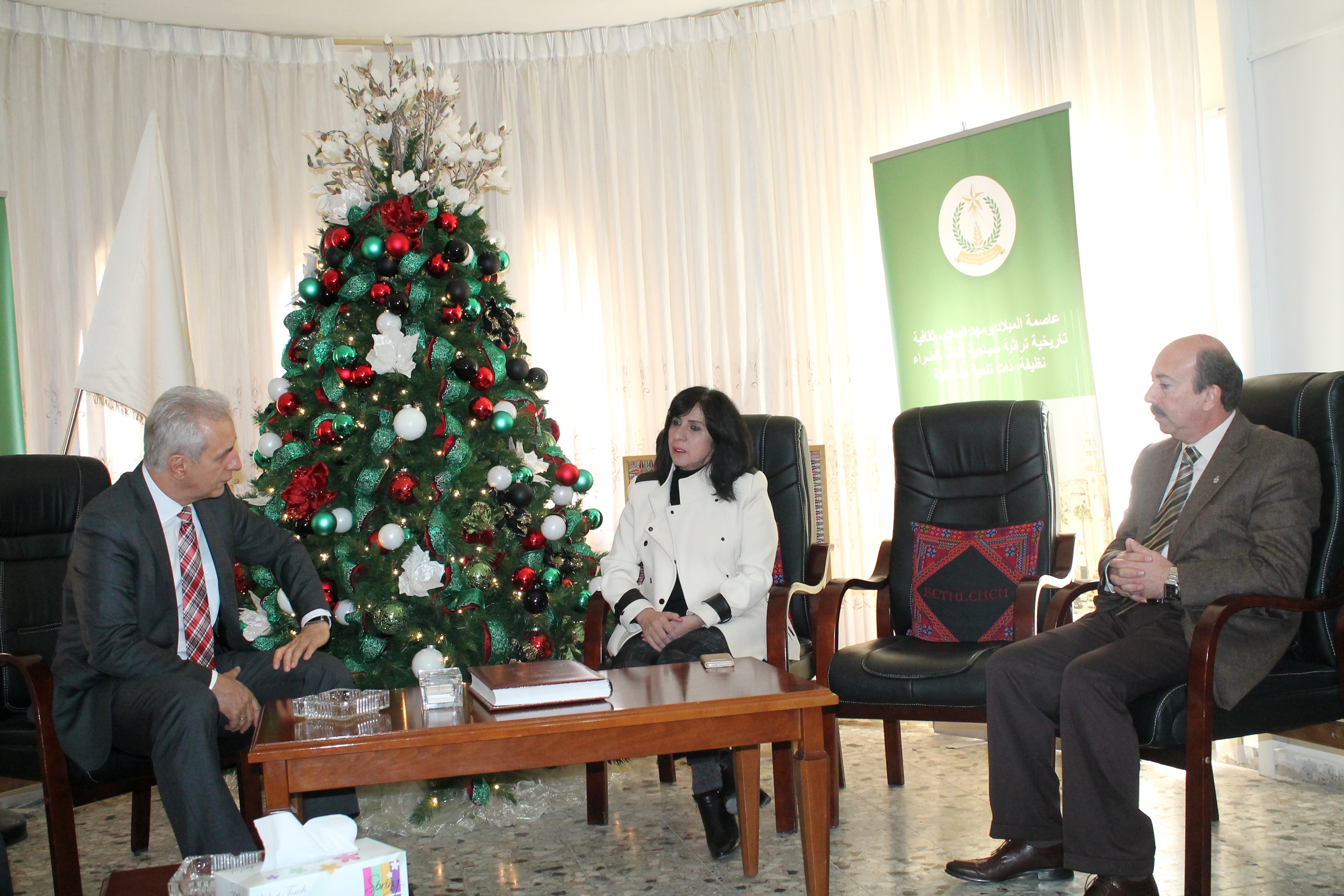 رئيسة بلدية بيت لحم تستقبل رئيس المجلس الإتحادي الألماني في دار بلدية بيت لحم