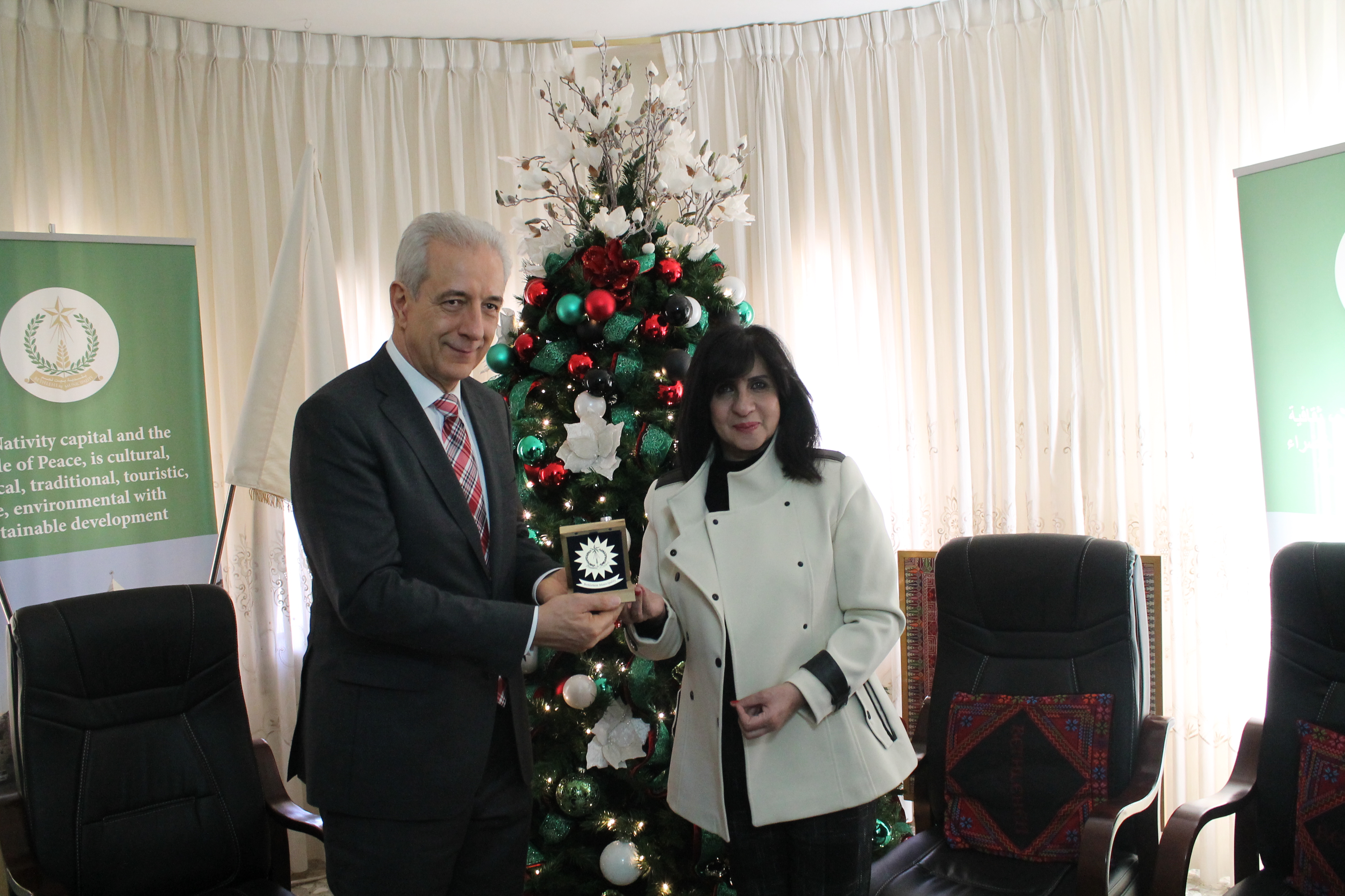 رئيسة بلدية بيت لحم تستقبل رئيس المجلس الإتحادي الألماني في دار بلدية بيت لحم