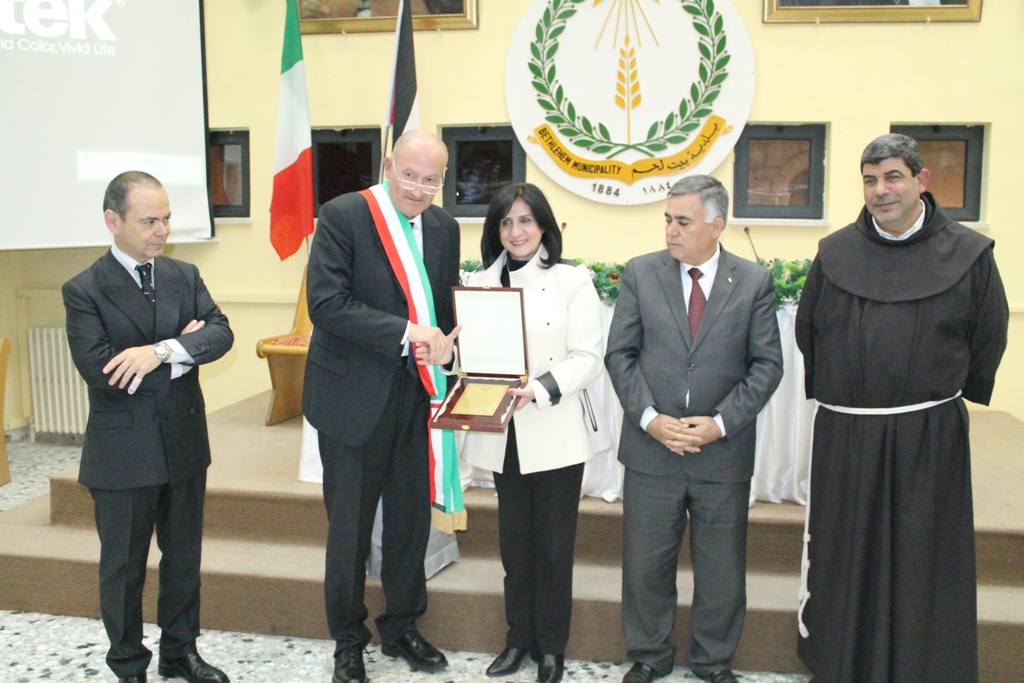 بلدية بيت لحم تطلق مجموعة من مشاريعها  الممولة من الحكومة الإيطالية من خلال  برنامج دعم البلديات الفلسطينية ومن بينها حوش السريان والمدبسة