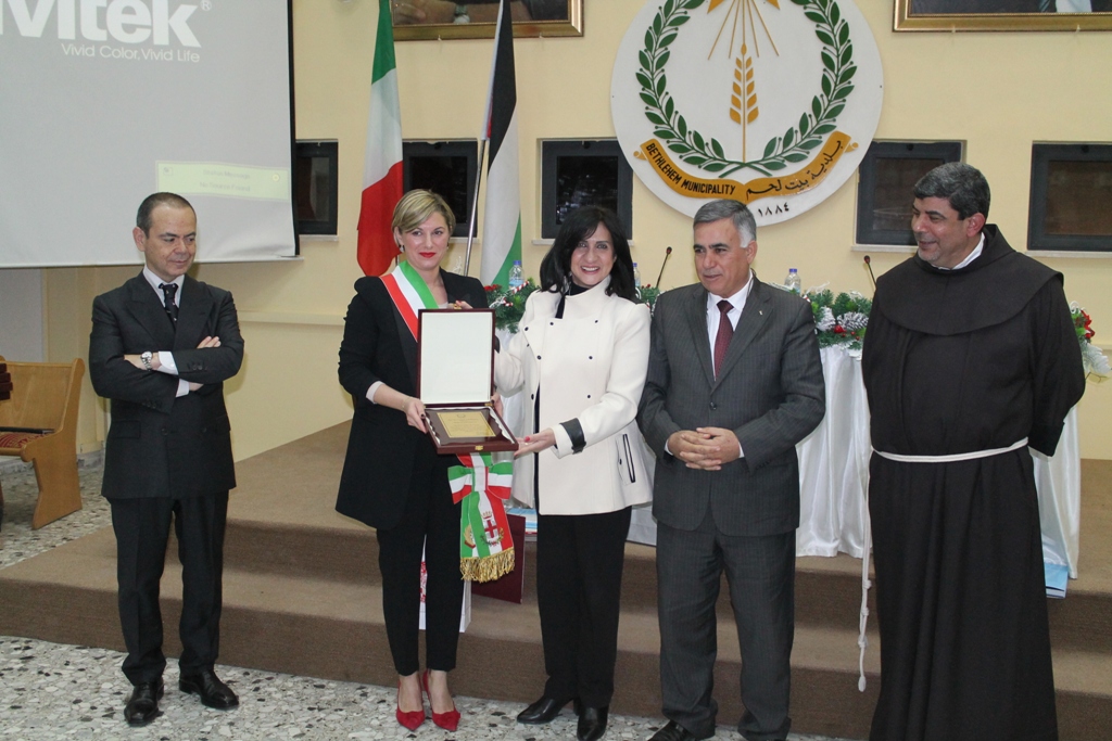 بلدية بيت لحم تطلق مجموعة من مشاريعها  الممولة من الحكومة الإيطالية من خلال  برنامج دعم البلديات الفلسطينية ومن بينها حوش السريان والمدبسة