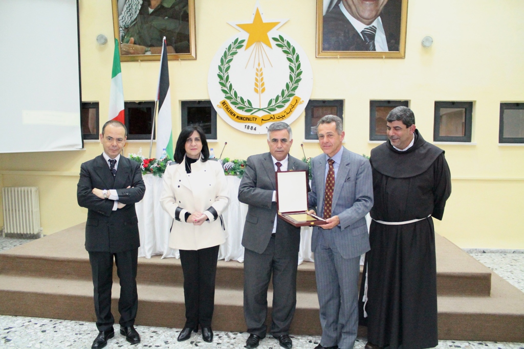 بلدية بيت لحم تطلق مجموعة من مشاريعها  الممولة من الحكومة الإيطالية من خلال  برنامج دعم البلديات الفلسطينية ومن بينها حوش السريان والمدبسة