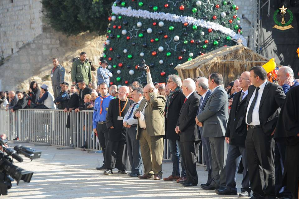 24-12-2015 إستقبال غبطة البطريرك فؤاد طوال والأمسية الميلادية 