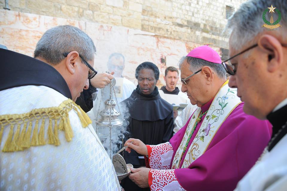 24-12-2015 إستقبال غبطة البطريرك فؤاد طوال والأمسية الميلادية 