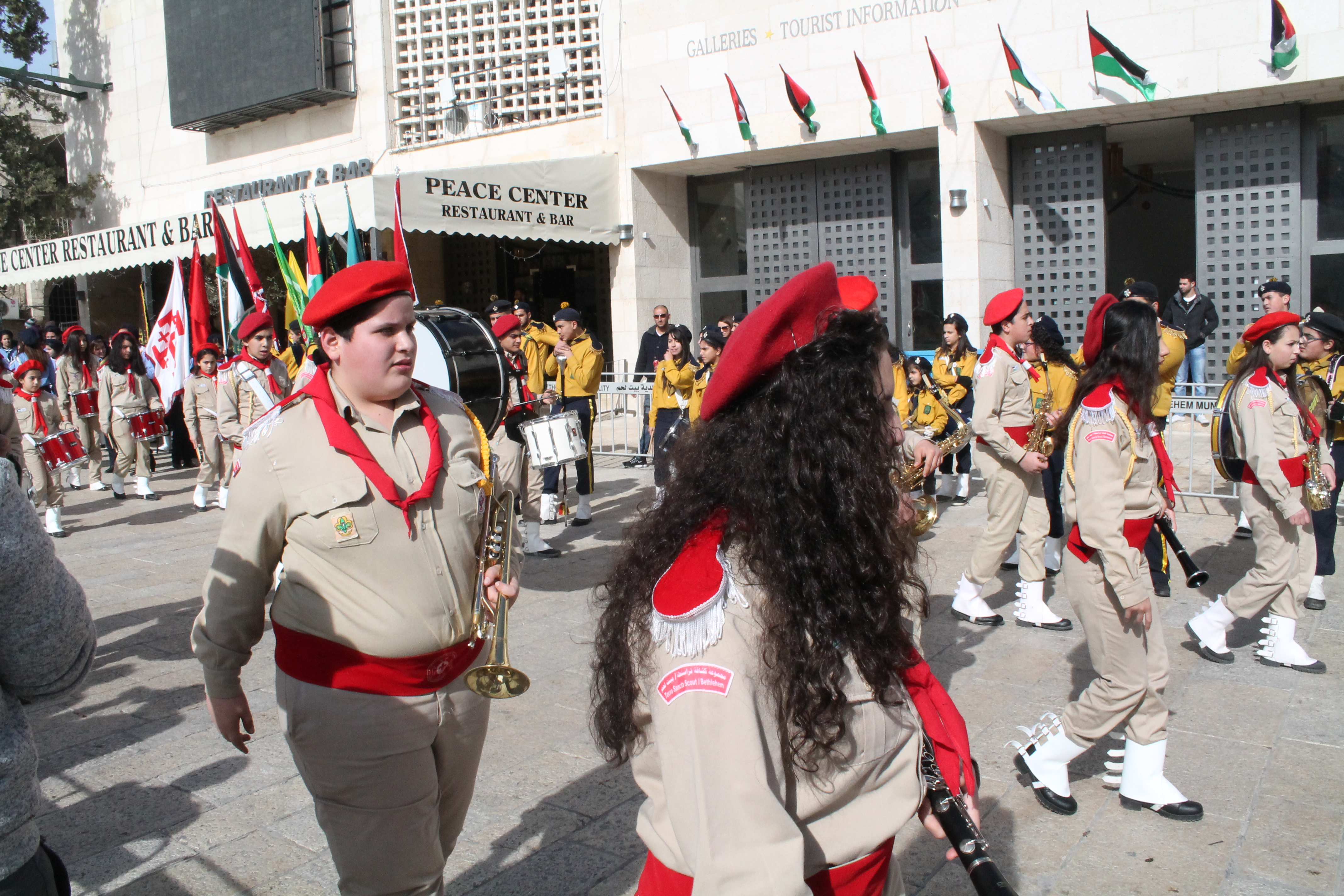 رئيسة وأعضاء بلدية بيت لحم يستقبلون حارس الأراضي المقدسة بمناسبة عيد الغطاس