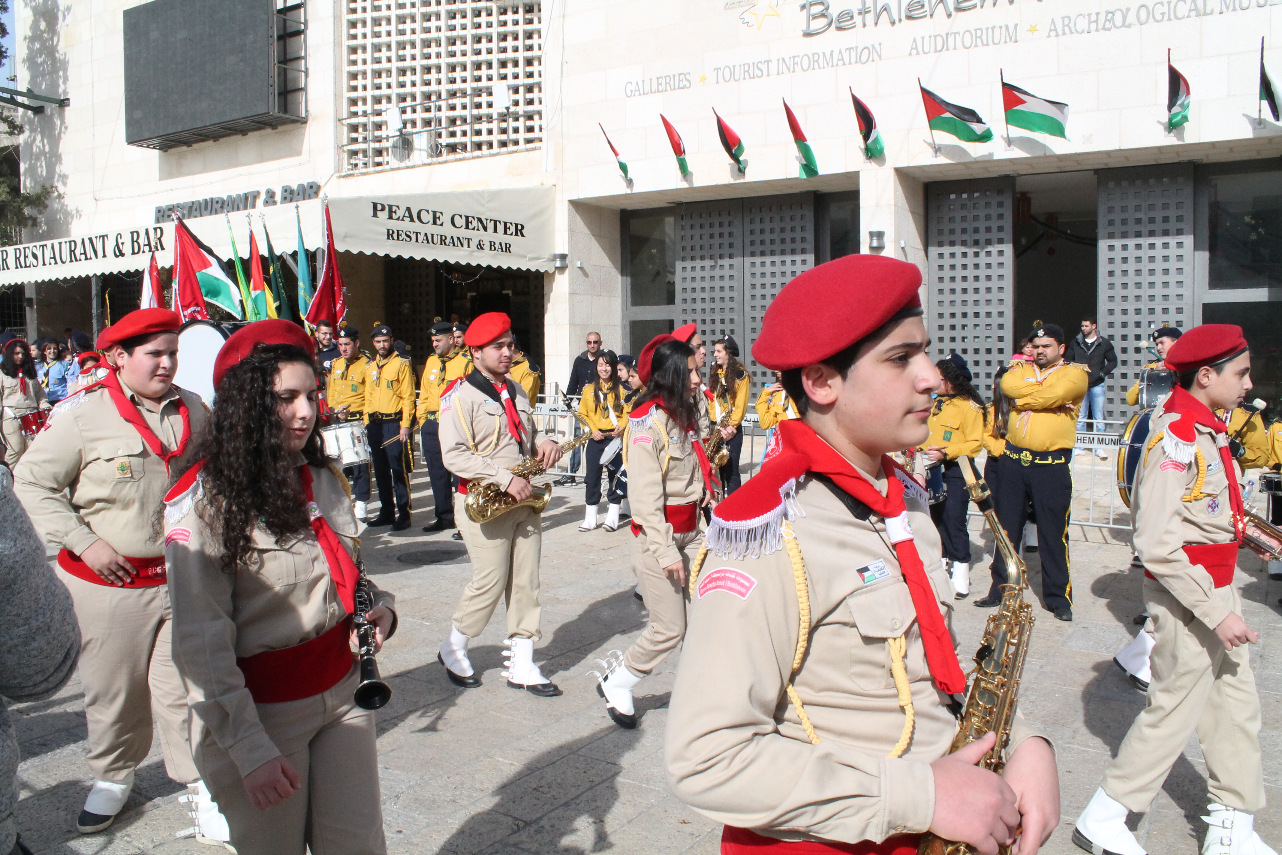 رئيسة وأعضاء بلدية بيت لحم يستقبلون حارس الأراضي المقدسة بمناسبة عيد الغطاس