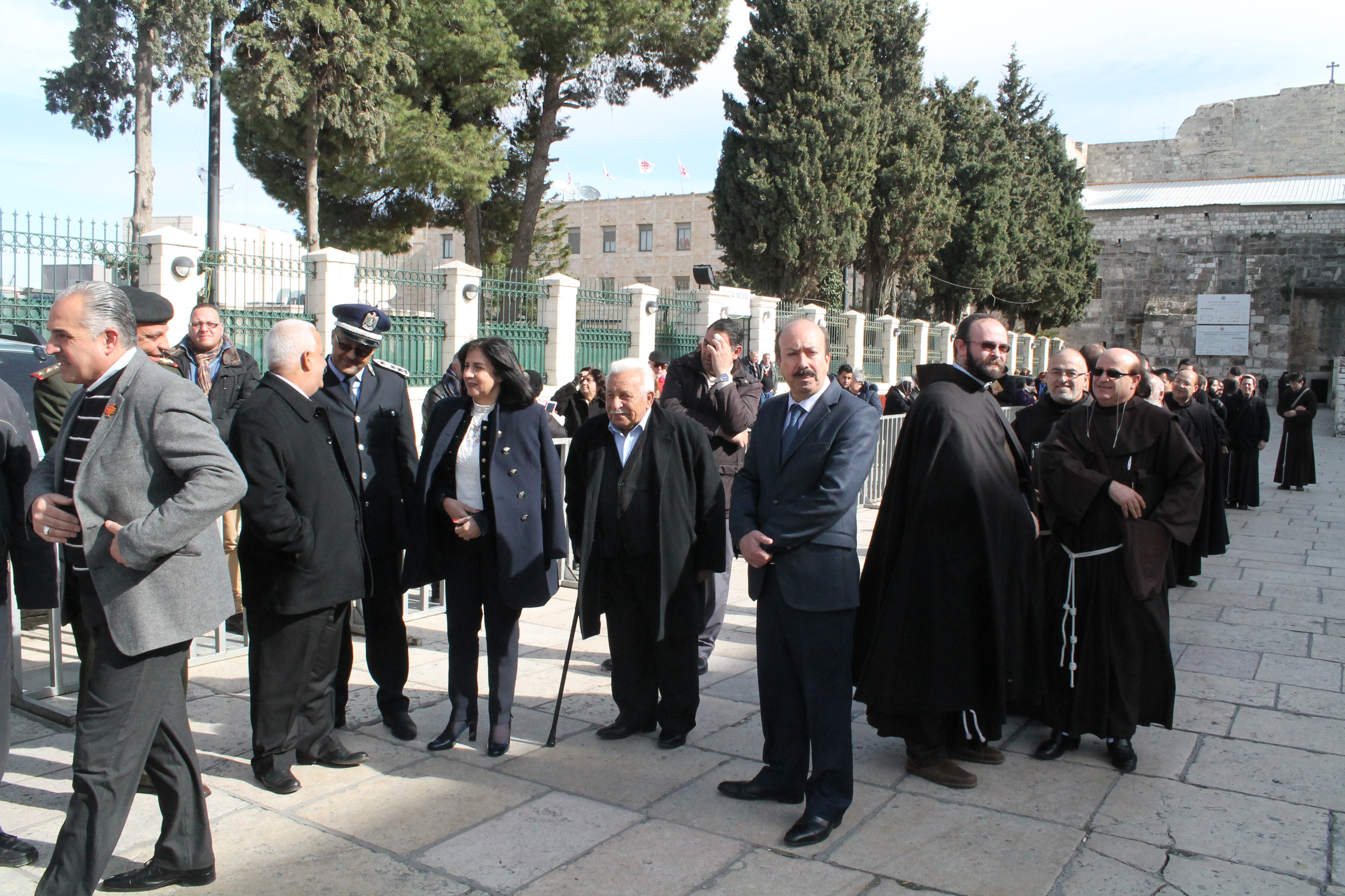 رئيسة وأعضاء بلدية بيت لحم يستقبلون حارس الأراضي المقدسة بمناسبة عيد الغطاس
