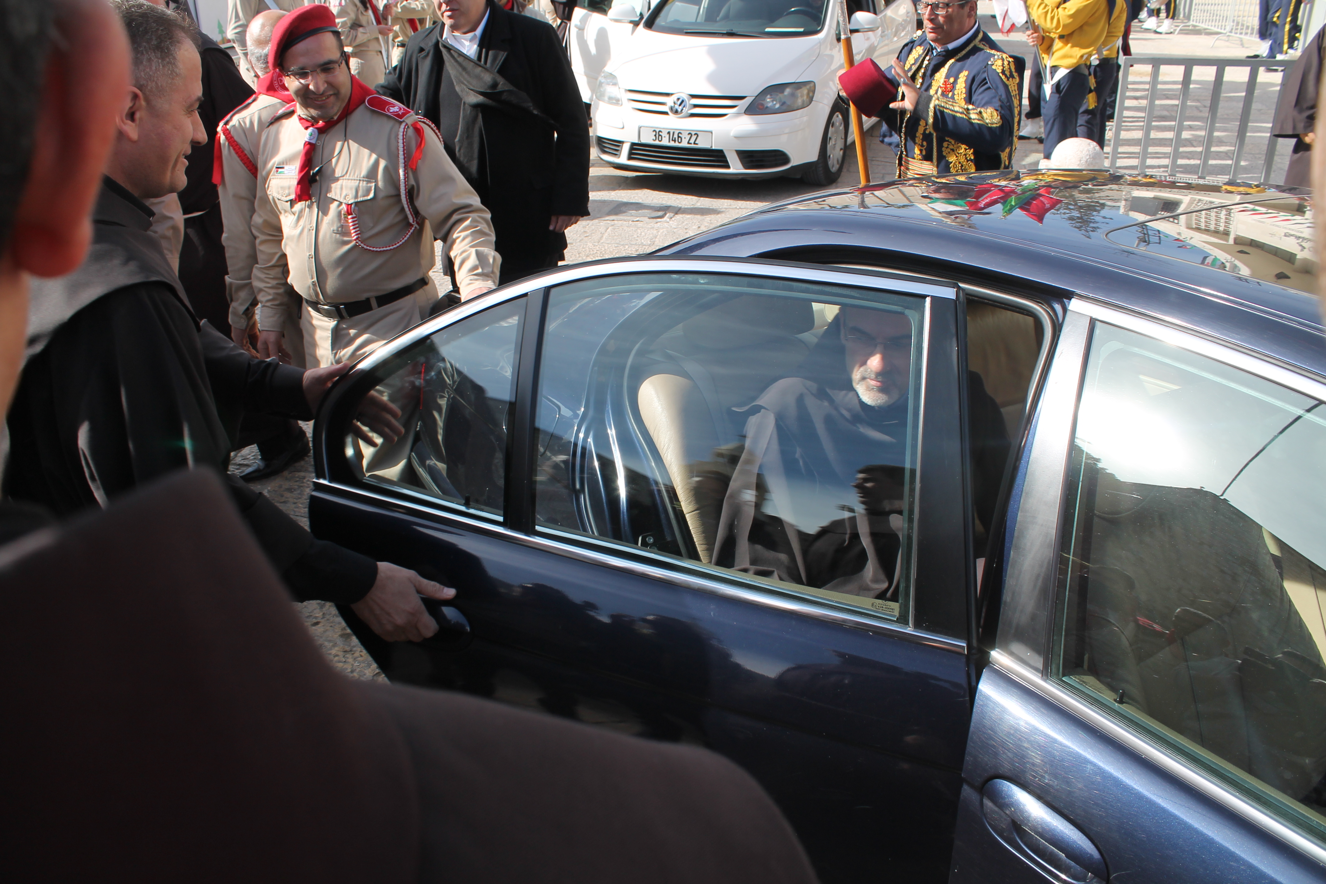 رئيسة وأعضاء بلدية بيت لحم يستقبلون حارس الأراضي المقدسة بمناسبة عيد الغطاس