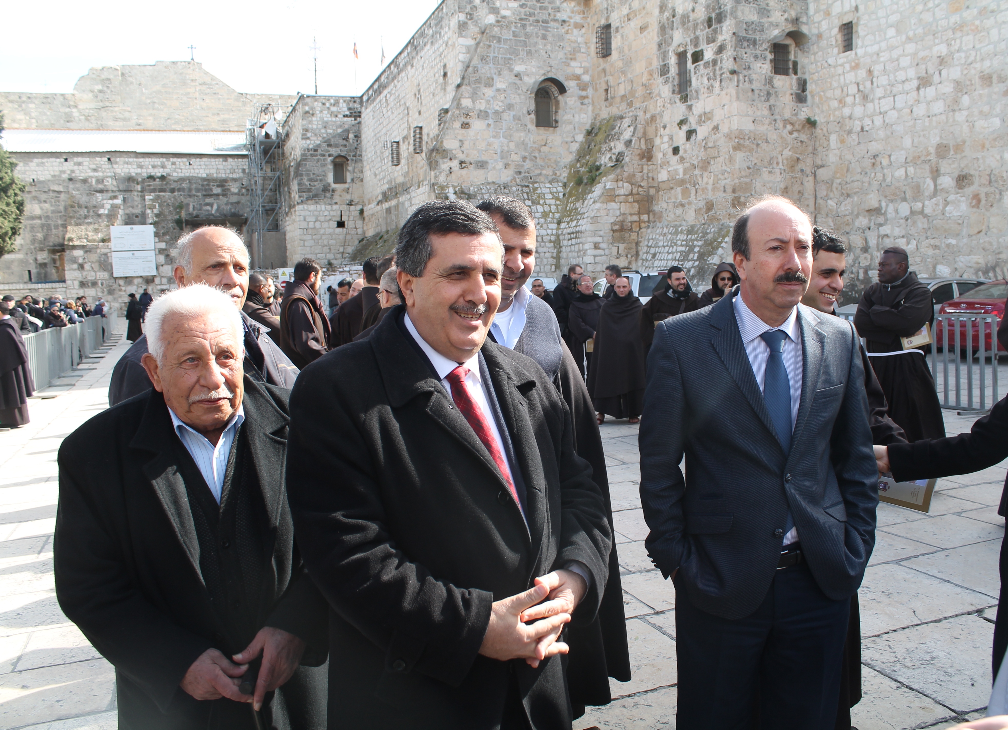 رئيسة وأعضاء بلدية بيت لحم يستقبلون حارس الأراضي المقدسة بمناسبة عيد الغطاس