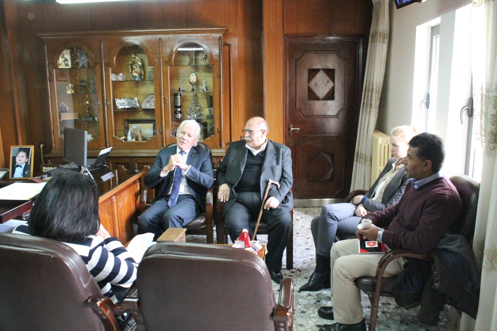 رئيسة بلدية بيت لحم تستقبل سفير منظمة مالطا وبدوره يبلغها قرار حكومته بتكريمها الشهر القادم