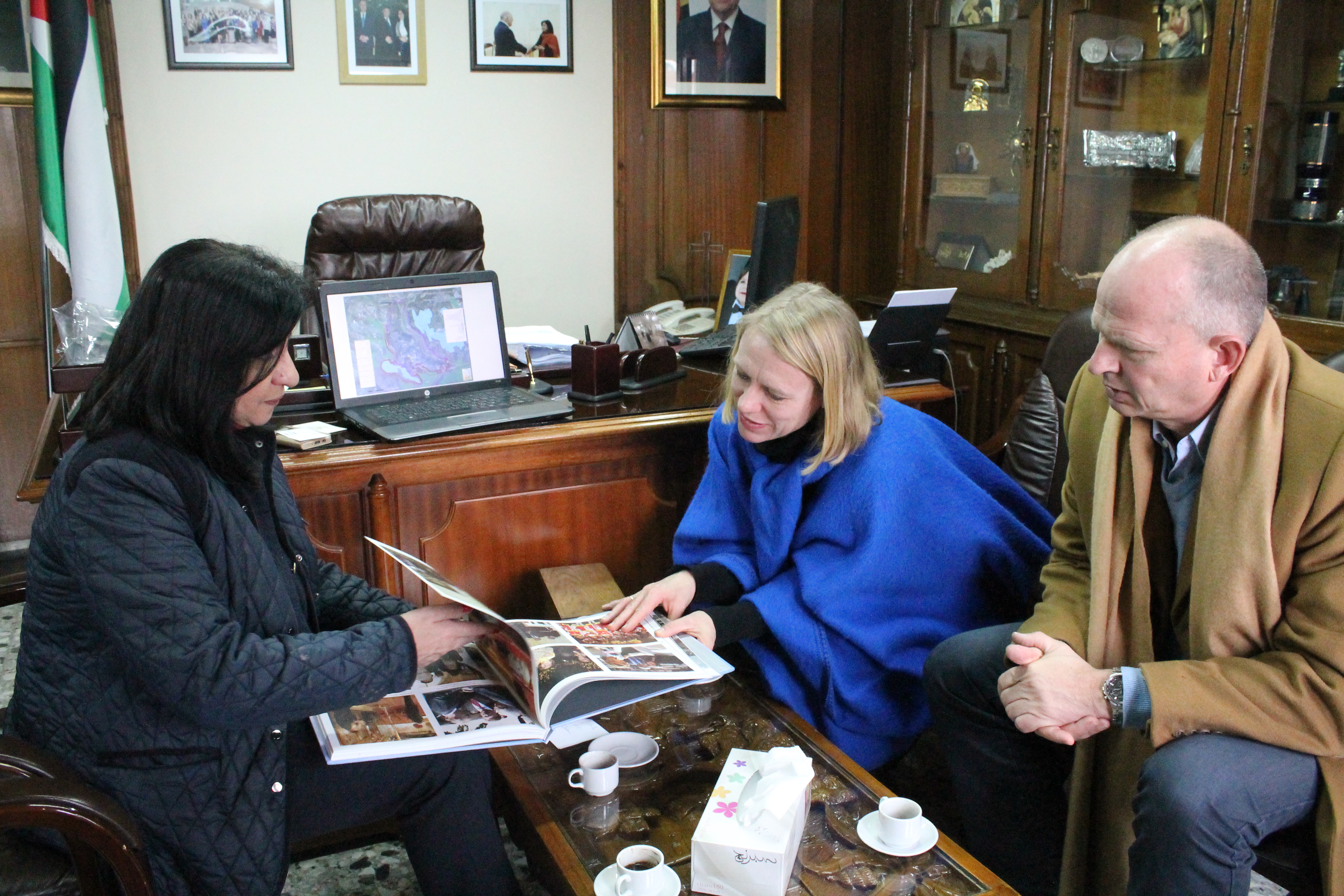  رئيسة بلدية بيت لحم تستقبل رئيسة لجنة الشؤون الخارجية والدفاع النرويجية وممثل النرويج في فلسطين  