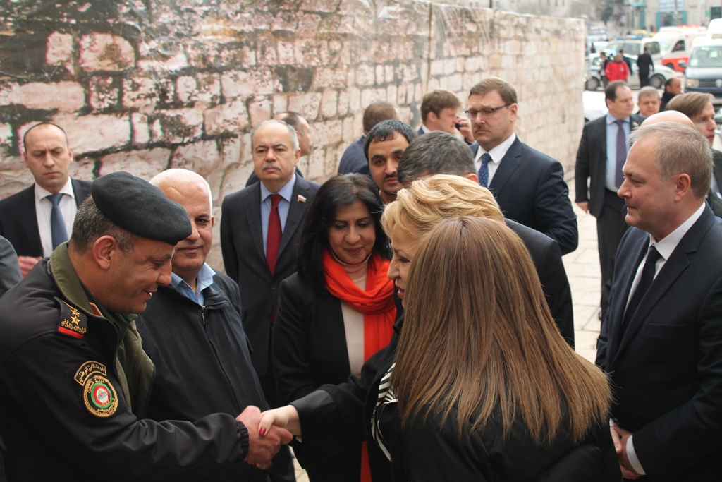 رئيسة بلدية بيت لحم تشارك في إستقبال رئيسة مجلس الشيوخ الروسي وتشكر بلادها على دعم المشاريع في بيت لحم 