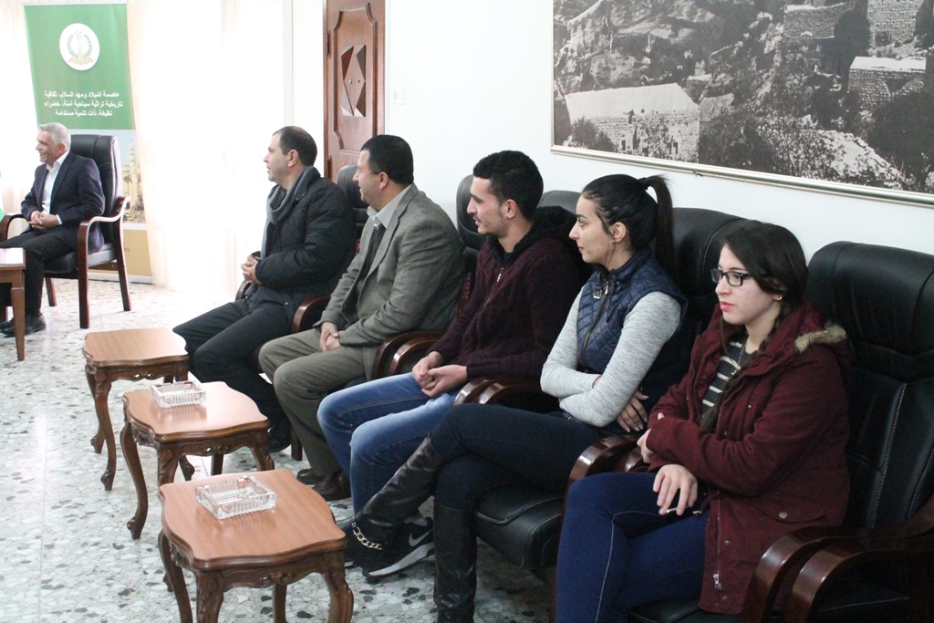 وفد من مؤسسة مجتمعات عالمية من واشنطن وفلسطين يزور بلدية بيت لحم ويَطلع على عمل المجالس الشبابية في محافظة بيت لحم