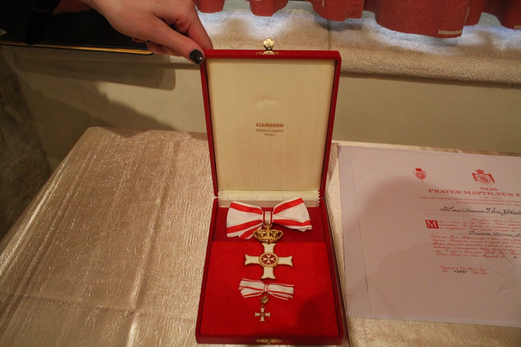 منظمة مالطا ذات السيادة تمنح وسامها لمحافظ محافظة بيت لحم ورئيسة بلدية بيت لحم  في حفل نُظم في مستشفى العائلة المقدسة 