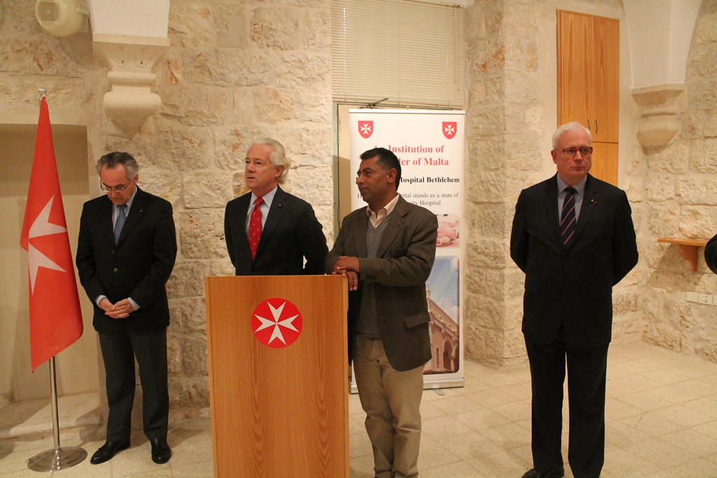 منظمة مالطا ذات السيادة تمنح وسامها لمحافظ محافظة بيت لحم ورئيسة بلدية بيت لحم  في حفل نُظم في مستشفى العائلة المقدسة 