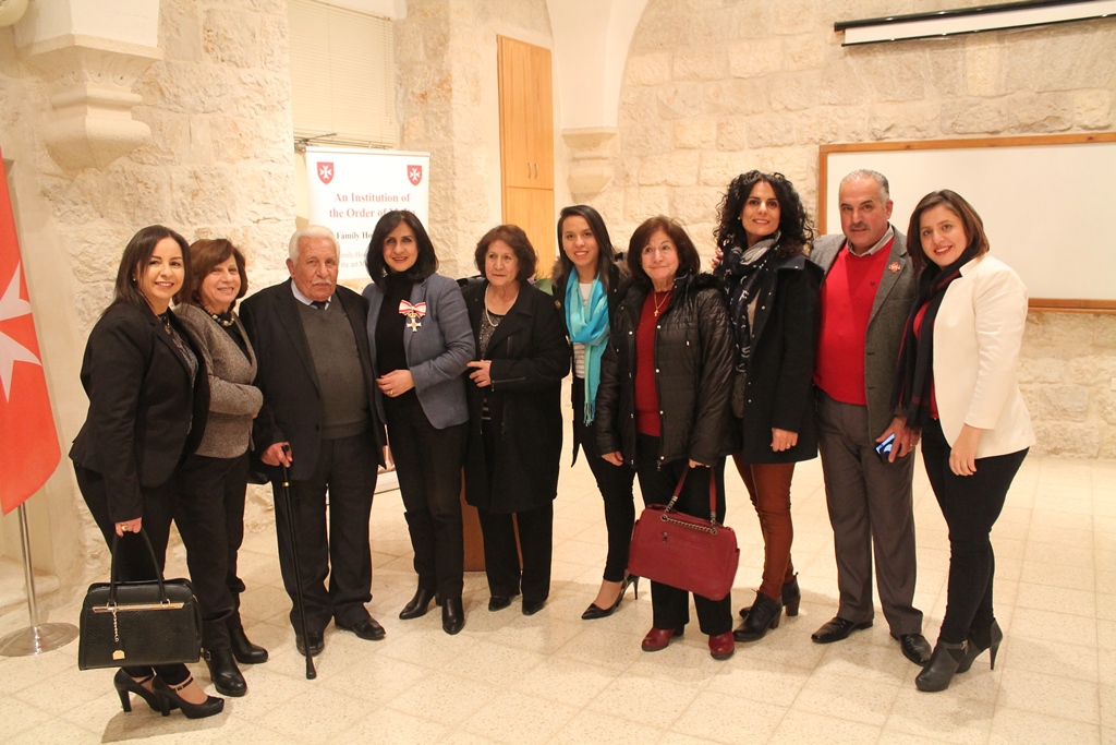 منظمة مالطا ذات السيادة تمنح وسامها لمحافظ محافظة بيت لحم ورئيسة بلدية بيت لحم  في حفل نُظم في مستشفى العائلة المقدسة 