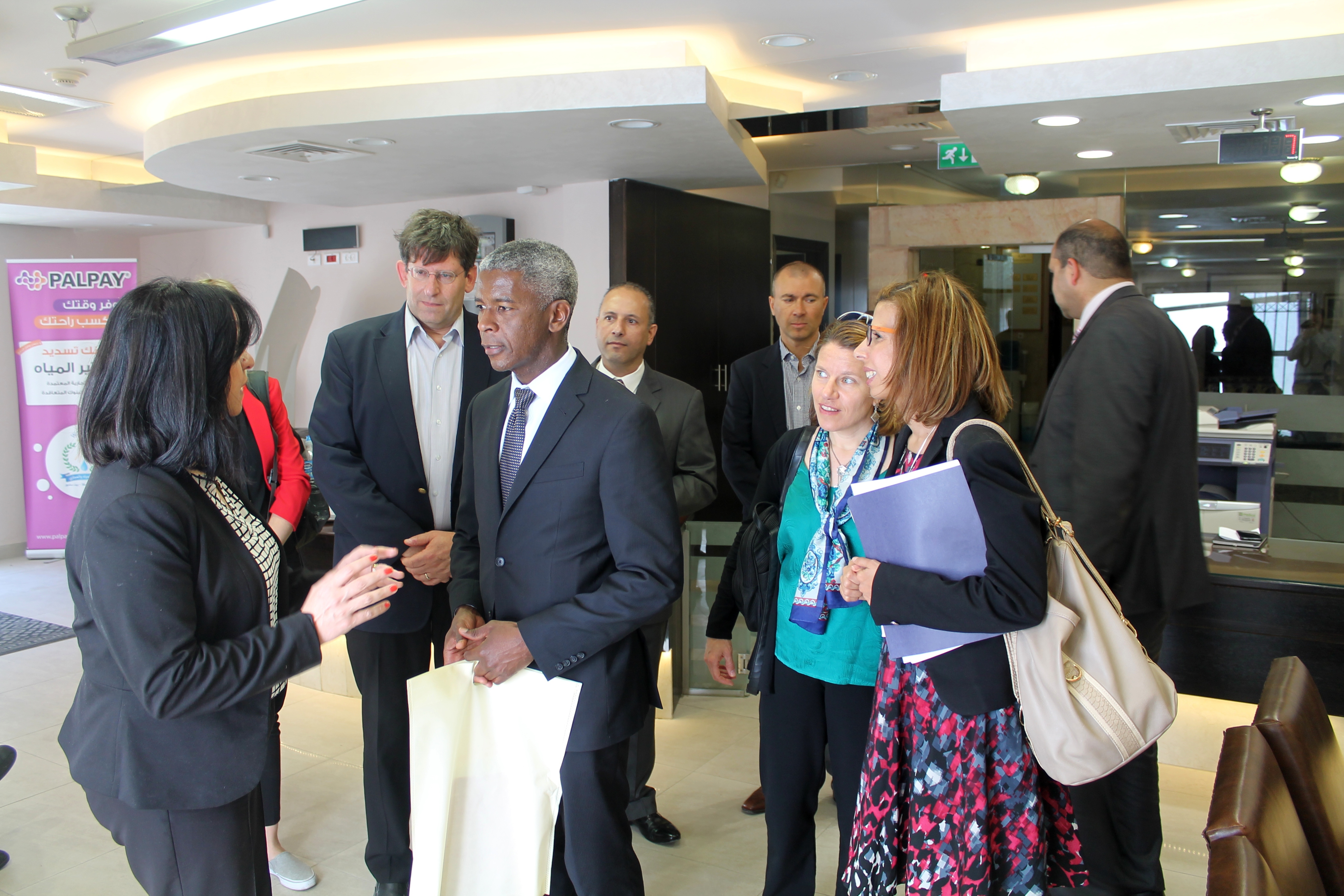 رئيسة بلدية بيت لحم تطلع المحامي العام للوكالة الأمريكية على واقع بيت لحم وتطالبه بالضغط على بلاده لتحقيق العدالة