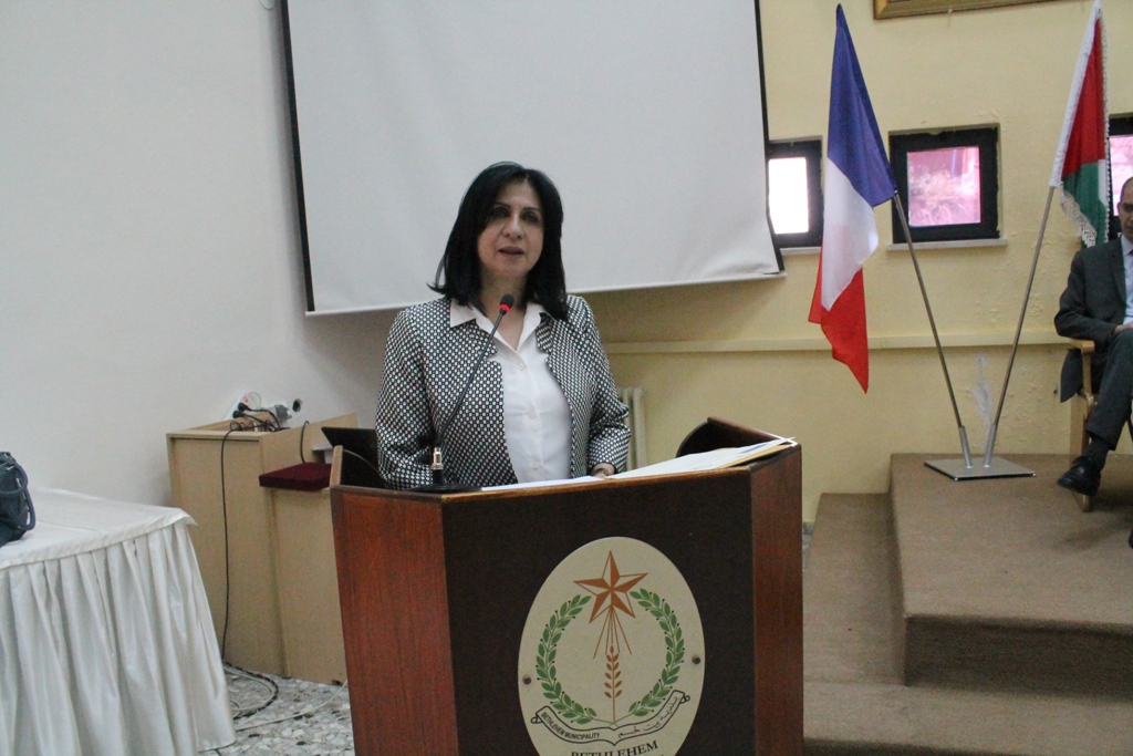 رئيستا بلديتي بيت لحم ولورد الفرنسية توقعان إتفاقية تعاون في مجالات عدة 