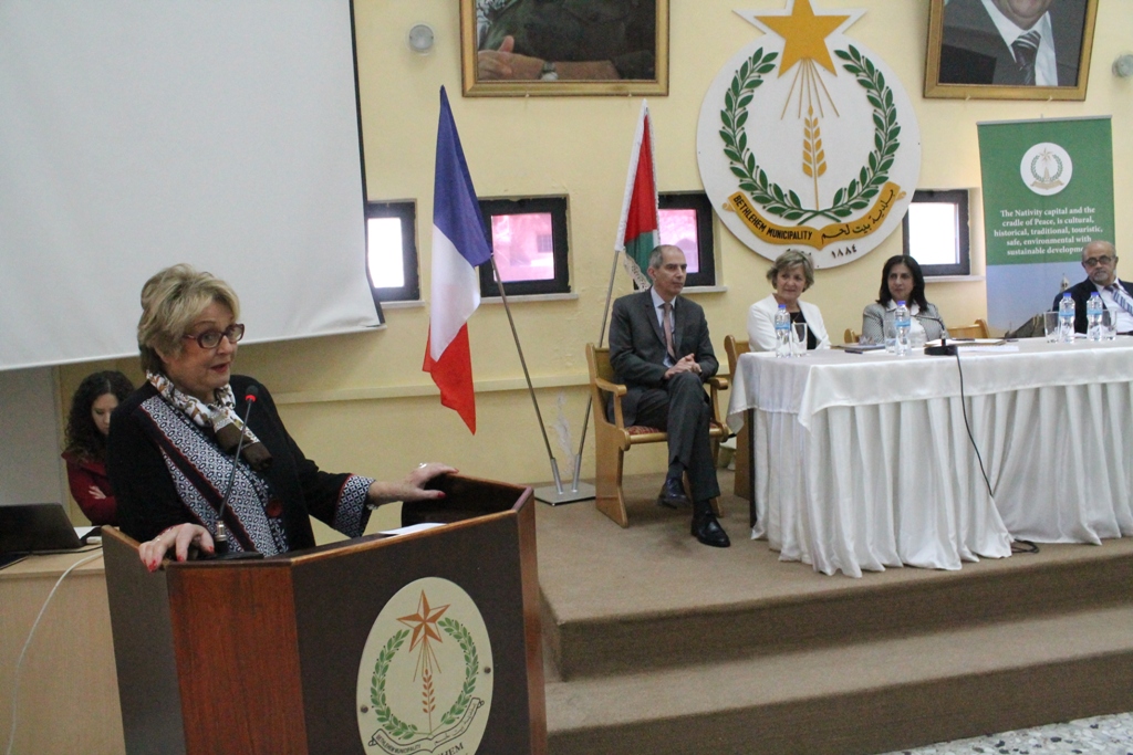 رئيستا بلديتي بيت لحم ولورد الفرنسية توقعان إتفاقية تعاون في مجالات عدة 