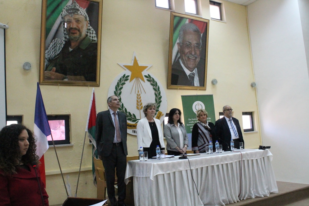 رئيستا بلديتي بيت لحم ولورد الفرنسية توقعان إتفاقية تعاون في مجالات عدة 