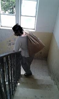 قسم التفتيش الصحي في بلدية بيت لحم يتلف مواد غذائية غير صالحة للإستهلاك البشري