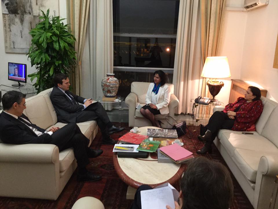 خلال جولتها في إيطاليا بابون تلتقي بعدد من الشخصيات الإيطالية وتُكَرم بجائزة كيارة لوبيك لدورها الرائد في المحافظة على قيم السلام