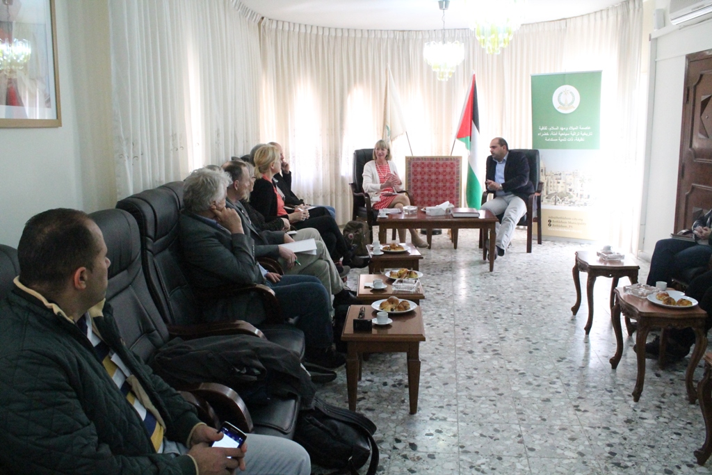  رئيسة بلدية بيت لحم ونائبها يلتقيان بوفد دنماركي من الحزب الديمقراطي بحضور مفوضية العلاقات الدولية والقواسمي