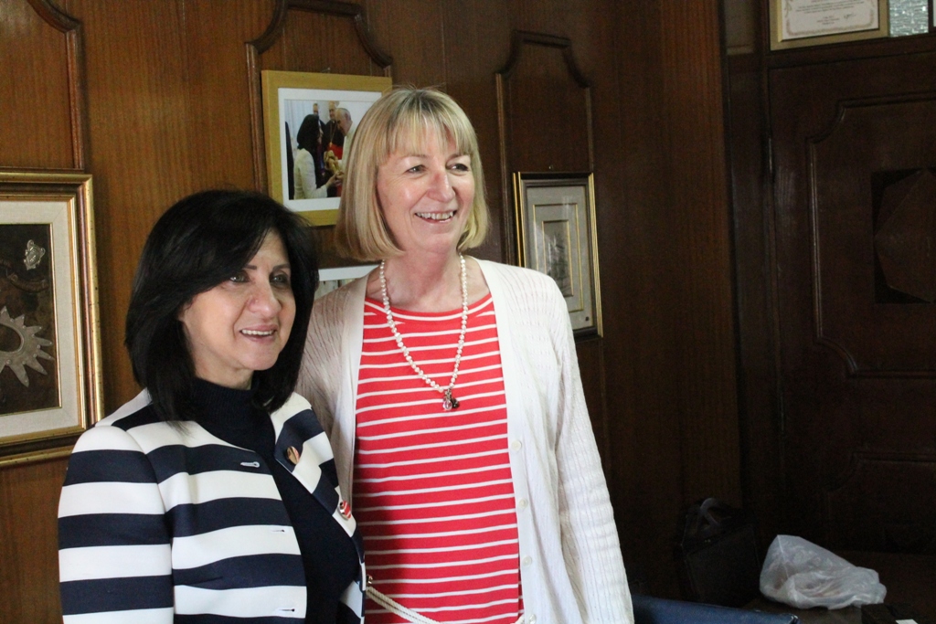  رئيسة بلدية بيت لحم ونائبها يلتقيان بوفد دنماركي من الحزب الديمقراطي بحضور مفوضية العلاقات الدولية والقواسمي