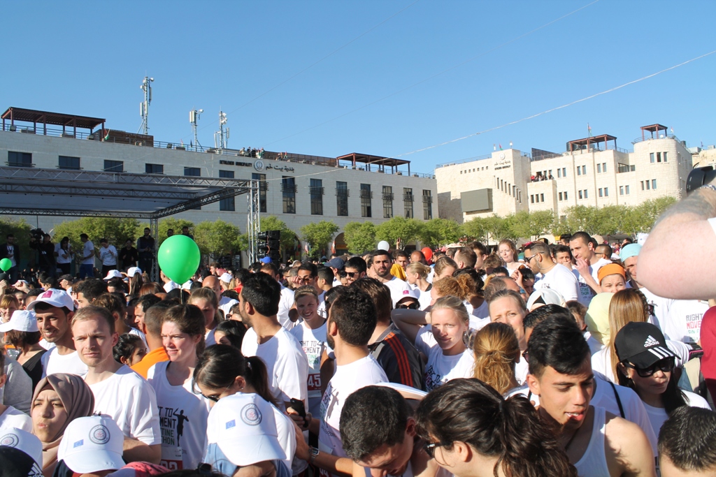 رئيسة بلدية بيت لحم تُطلق ماراثون فلسطين الرابع وتشارك عن فئة 10 كيلومتر للمطالبة بحق المرأة بالميراث  