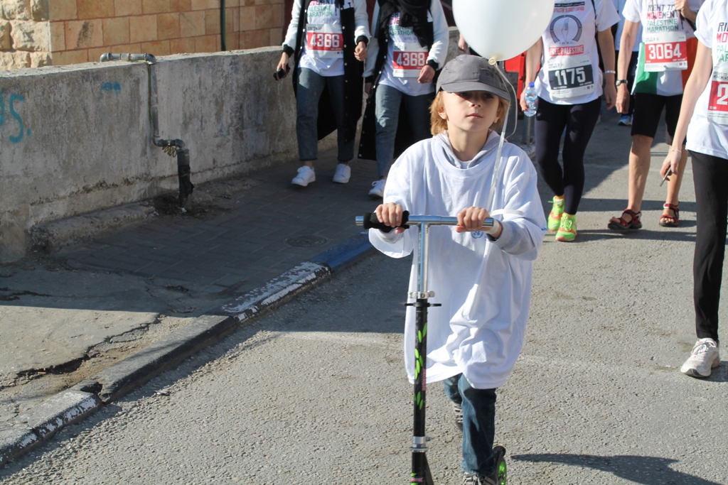 رئيسة بلدية بيت لحم تُطلق ماراثون فلسطين الرابع وتشارك عن فئة 10 كيلومتر للمطالبة بحق المرأة بالميراث  