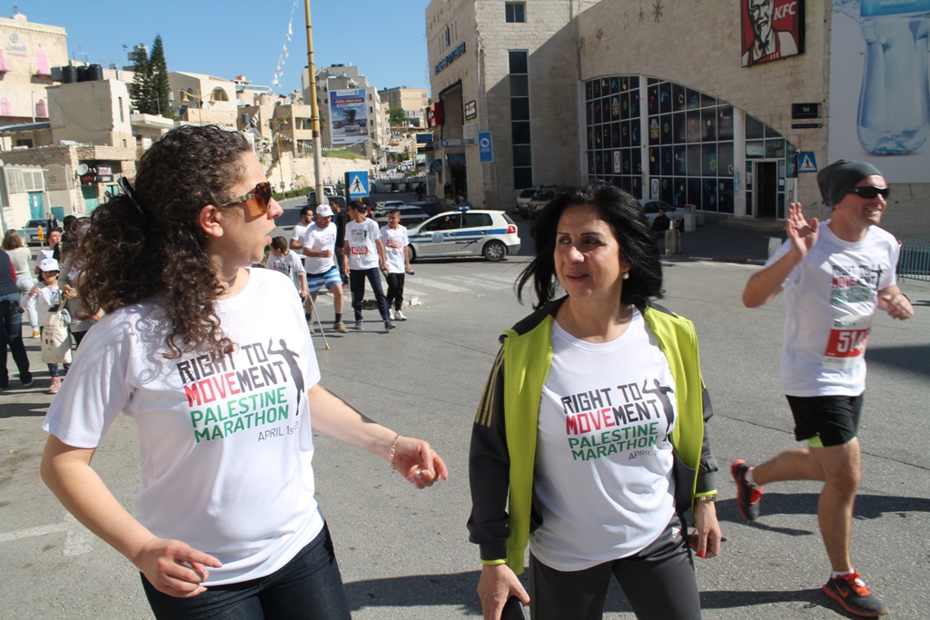 رئيسة بلدية بيت لحم تُطلق ماراثون فلسطين الرابع وتشارك عن فئة 10 كيلومتر للمطالبة بحق المرأة بالميراث  