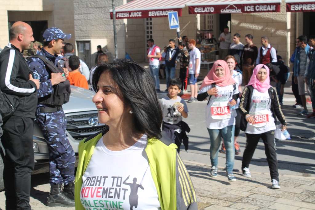 رئيسة بلدية بيت لحم تُطلق ماراثون فلسطين الرابع وتشارك عن فئة 10 كيلومتر للمطالبة بحق المرأة بالميراث  