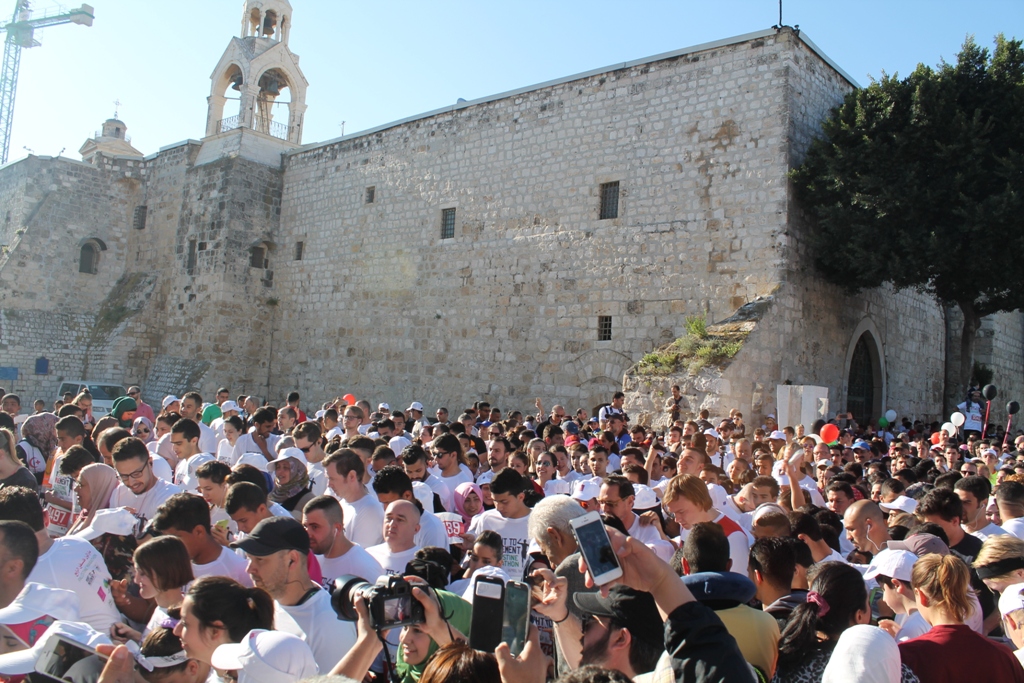 رئيسة بلدية بيت لحم تُطلق ماراثون فلسطين الرابع وتشارك عن فئة 10 كيلومتر للمطالبة بحق المرأة بالميراث  