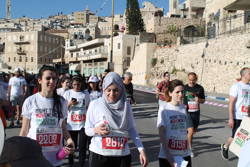 رئيسة بلدية بيت لحم تُطلق ماراثون فلسطين الرابع وتشارك عن فئة 10 كيلومتر للمطالبة بحق المرأة بالميراث  
