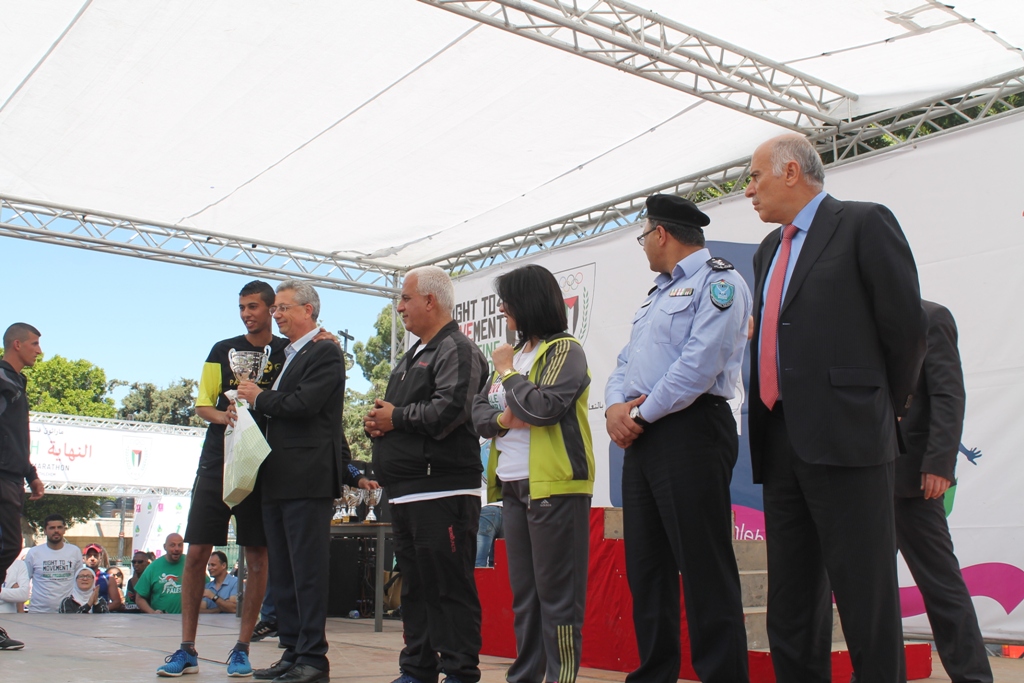 رئيسة بلدية بيت لحم تُطلق ماراثون فلسطين الرابع وتشارك عن فئة 10 كيلومتر للمطالبة بحق المرأة بالميراث  