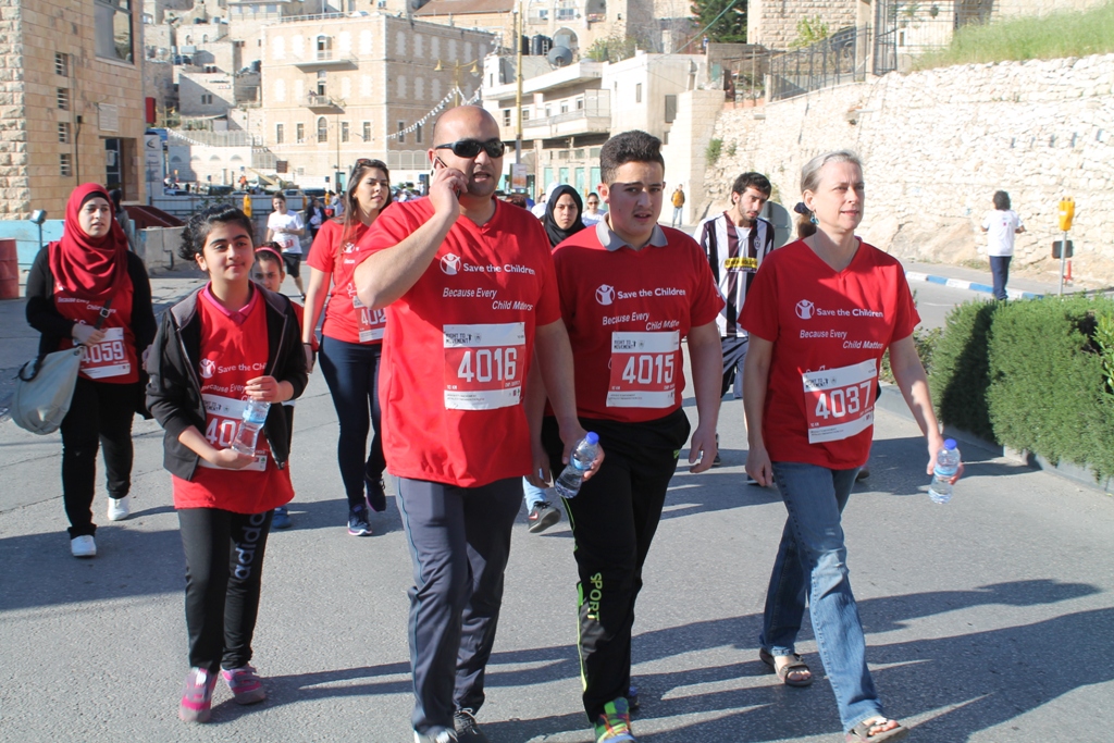 رئيسة بلدية بيت لحم تُطلق ماراثون فلسطين الرابع وتشارك عن فئة 10 كيلومتر للمطالبة بحق المرأة بالميراث  