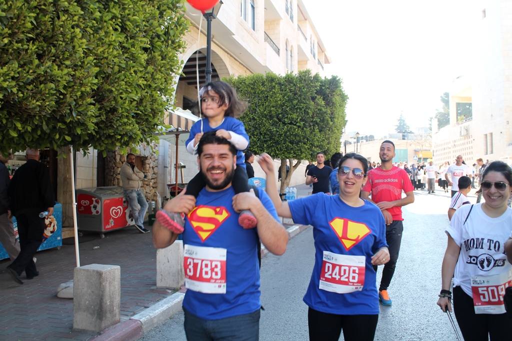 رئيسة بلدية بيت لحم تُطلق ماراثون فلسطين الرابع وتشارك عن فئة 10 كيلومتر للمطالبة بحق المرأة بالميراث  