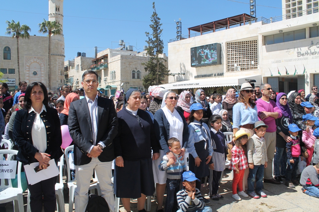 رئيسة بلدية بيت لحم تؤكد في المهرجان الإحتفالي ليوم الطفل الفلسطيني على حق الطفل بالعيش بكرامة 